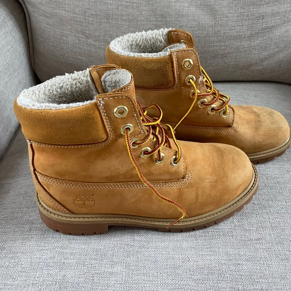EUC Boy's Timberland Work Boots Size 5
